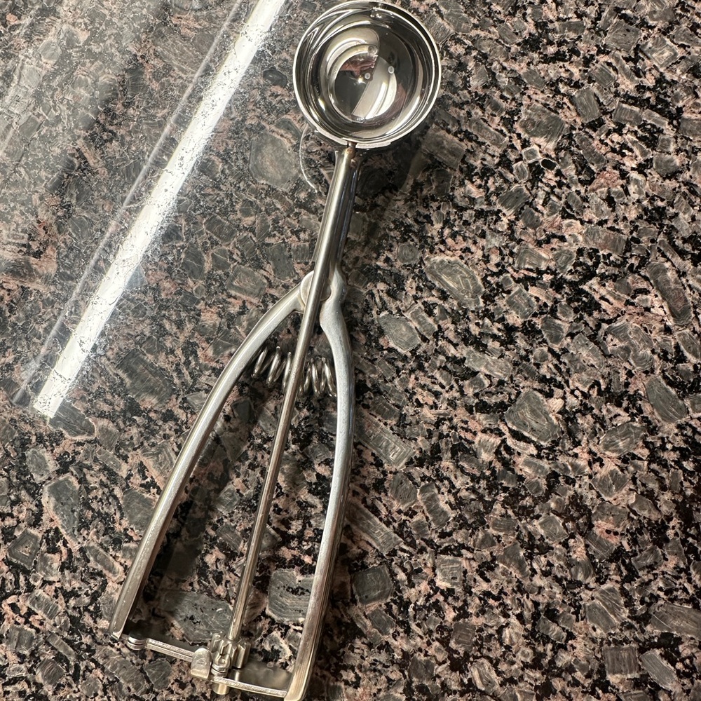 Pampered Chef Stainless Steel cookie Scoop - Silver